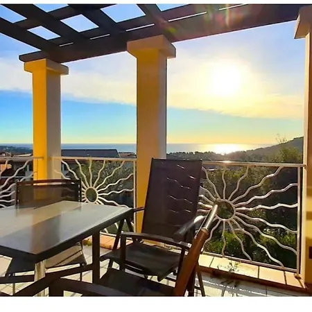 Apartment Saint-raphael- Vue Et Massif De L'esterel *
